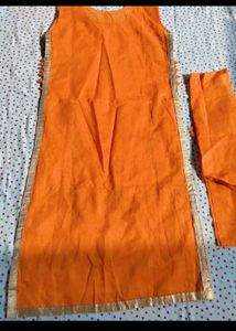 unique embroidery design on kurti