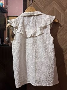 Cute Ruffled Sleeveless Top
