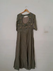 Olive Embroidered Kurta (Women&#39;s)