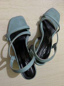 MAST AND HABOUR BLUE HEELS