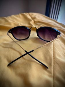 Black Sunglasse