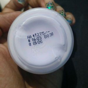 Wow niacinamide Serum (Free Ponds Creamy)