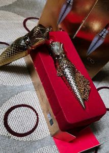 CROWN LIPSTICKS