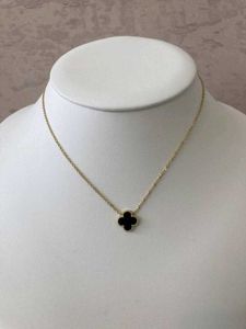 Clove necklace (black)