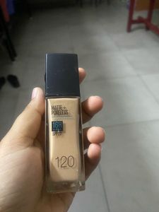 Maybelline New York Fit Me Matte + Poreless Liquid