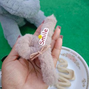 Fluffy Smile Hair Claw Clip