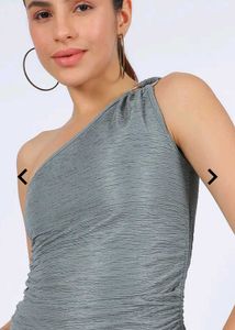One shoulder top