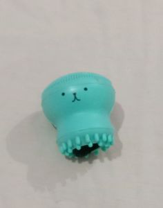 Exfoliating, Cleansing Facial Brush