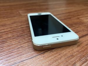 iPhone 5s In Ok Condition The Display Is Broken