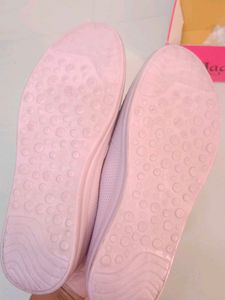 pink shoes