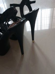 Black Stilettos Heels 👠