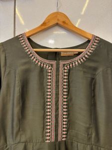 Elegant Olive Green Kurta