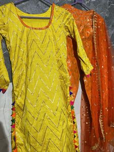 Beautifull Pakistani Kurta Set