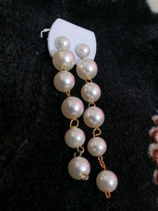 pearl sahi dot earing.