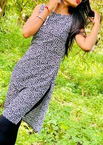 Sleeveless Kurti