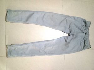 Straight jeans white colour.