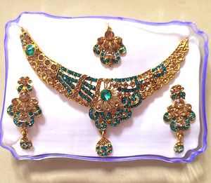 BEAUTIFUL NECKLACE SET