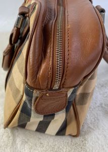 Auth Burberry House Check Pattern Shoulder Bag
