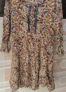 knee length frok ,three quarter sleeve .