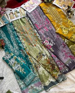 Pakistani Embroidered Unstitched Salwar Kameez Sui