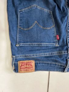 Levi&#39;s Classic Blue Jeans