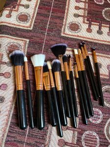 Makeup Brush Set - 14 Piece