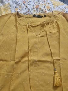 River Island Mustard Top