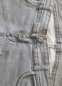 A Gray Coloured Skinny Capry.