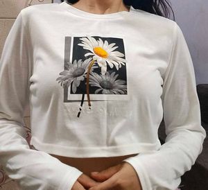 Daisy Graphic Tee