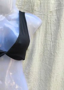 I. SEXY FRONT TWIST TOP