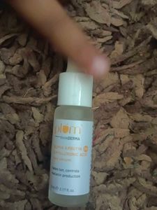 Plum Alpha Arbutin & Hyaluronic Acid Serum