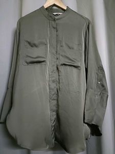 H&amp;M Satin Button-Down Shirt 💚