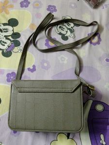 Fashionable Women&#39;s Purse