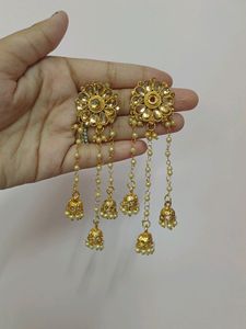 Golden Jhumkas, Prefect With Ethics