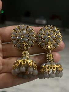 Grey An Golden Earring
