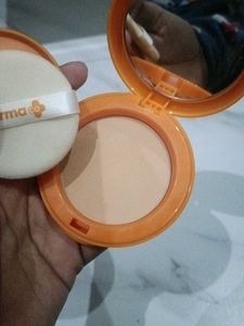 Derma Co Sunscreen Compact SPF 50