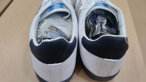 Sneaker