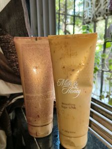 Milk And Honey Smoothing Sugar Scrub