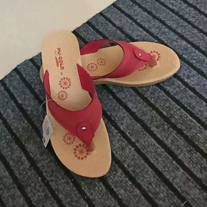 PU-Gold Red Floral Flip Flops - Size 5