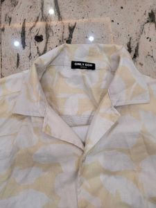 Patterned Men&#39;s Shirt