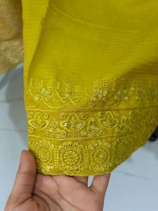 Extremely Beautiful Brand New Golden Suit Set