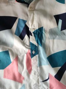 Geometric Print Short Sleeve Shirt