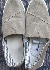Casual Shoes In Khaki Green Color