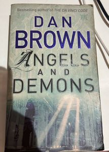 Dan Brown- Angels and Demons