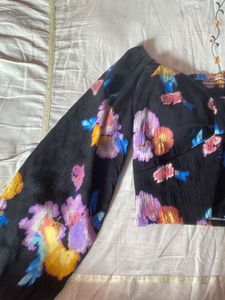 Multicolour Top With Sweetheart Neck♥️