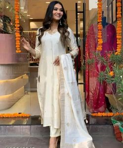 New/Unused Embroidered Dupatta Set