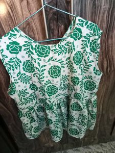 Green floral short kurti top  for women
