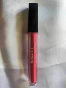 Huda Beauty Liquid Matte Lipstick