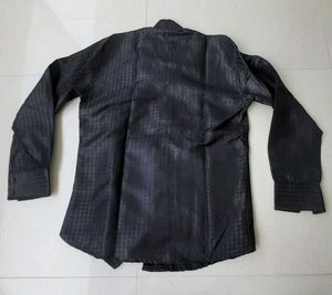 Men&#39;s Black Dress Shirt - Size Large