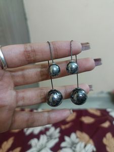 Black Studs
